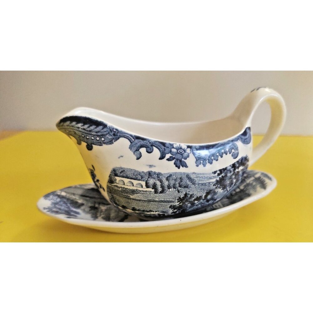Vintage 1790 Avon Scenes Palissy England Gravy Boat & Saucer
